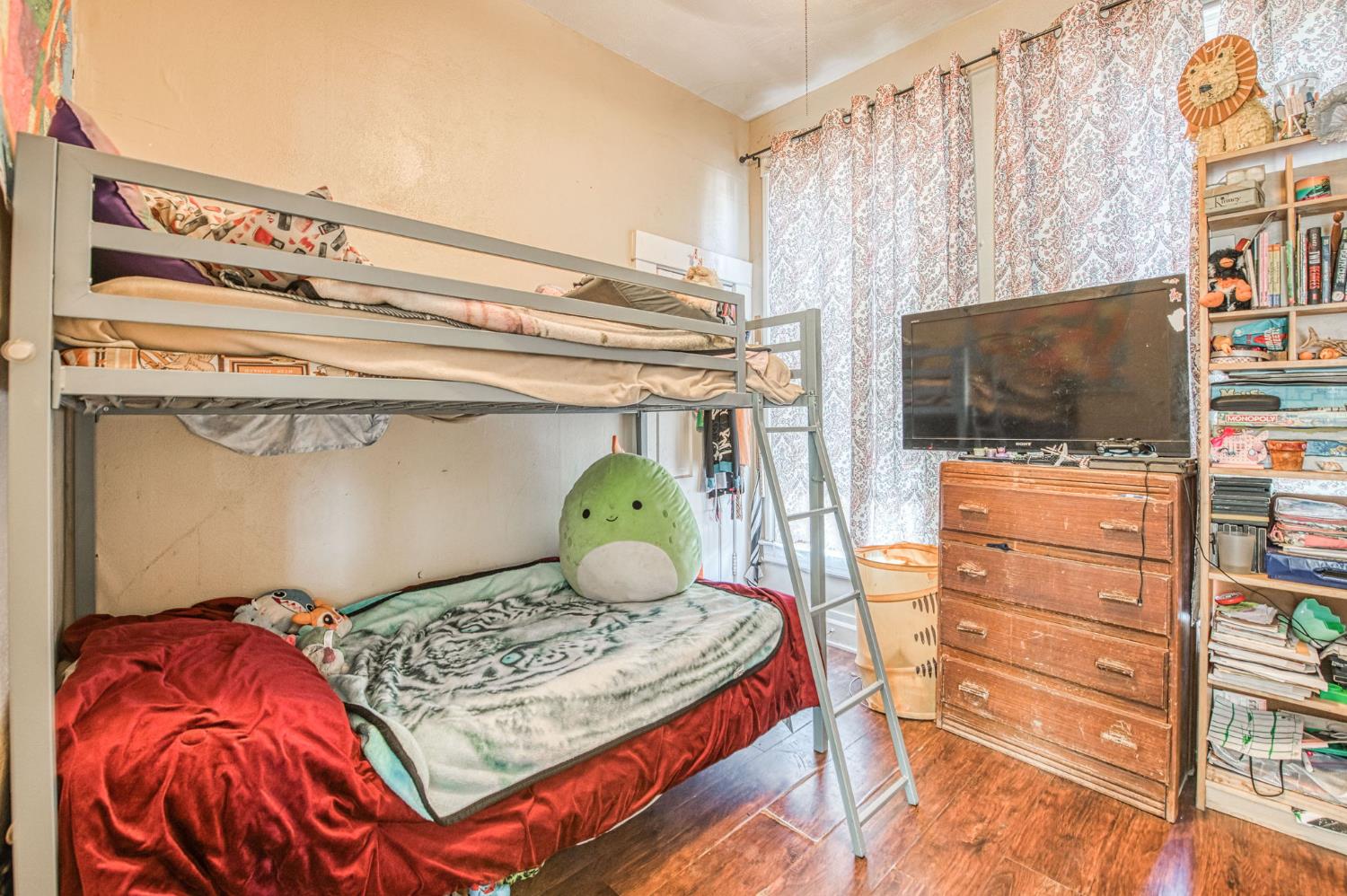 433 N Glenn Ave, Fresno, CA 93701