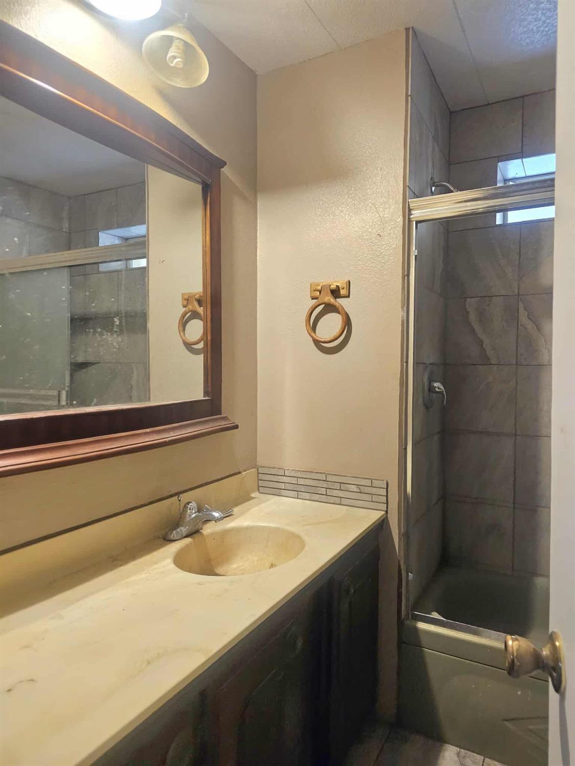 14398 Avenue 88, Pixley, CA 93256