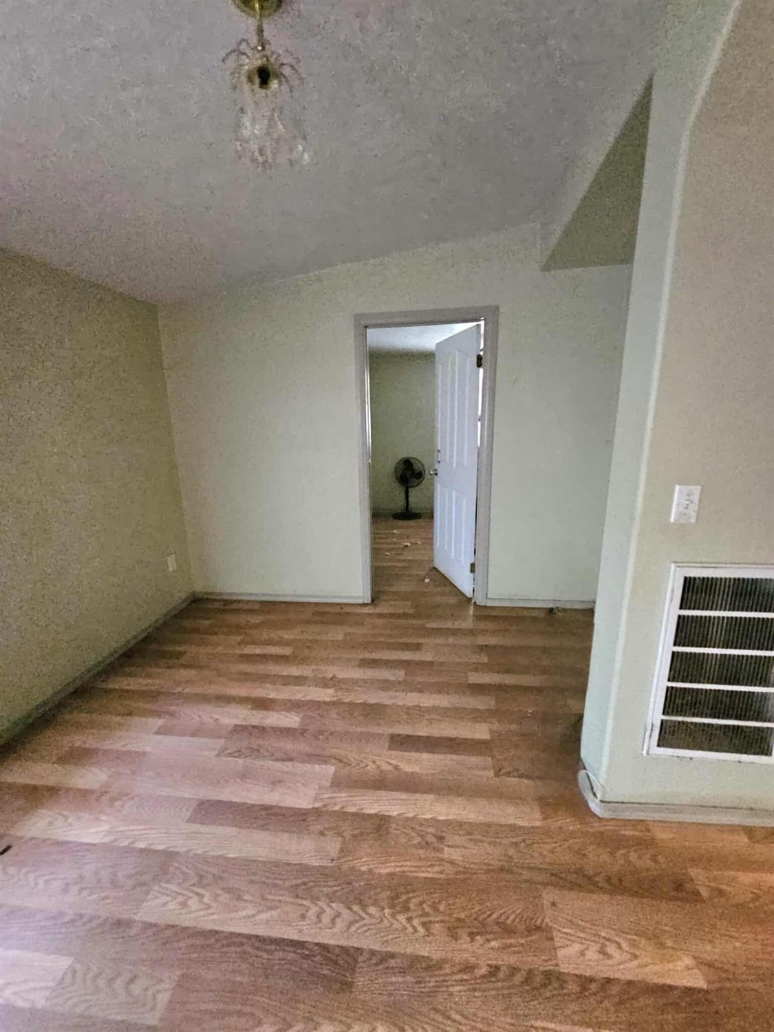 14398 Avenue 88, Pixley, CA 93256