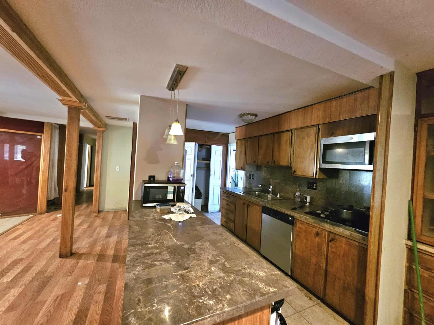 14398 Avenue 88, Pixley, CA 93256