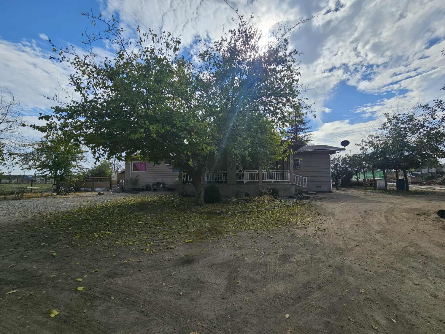 14398 Avenue 88, Pixley, CA 93256