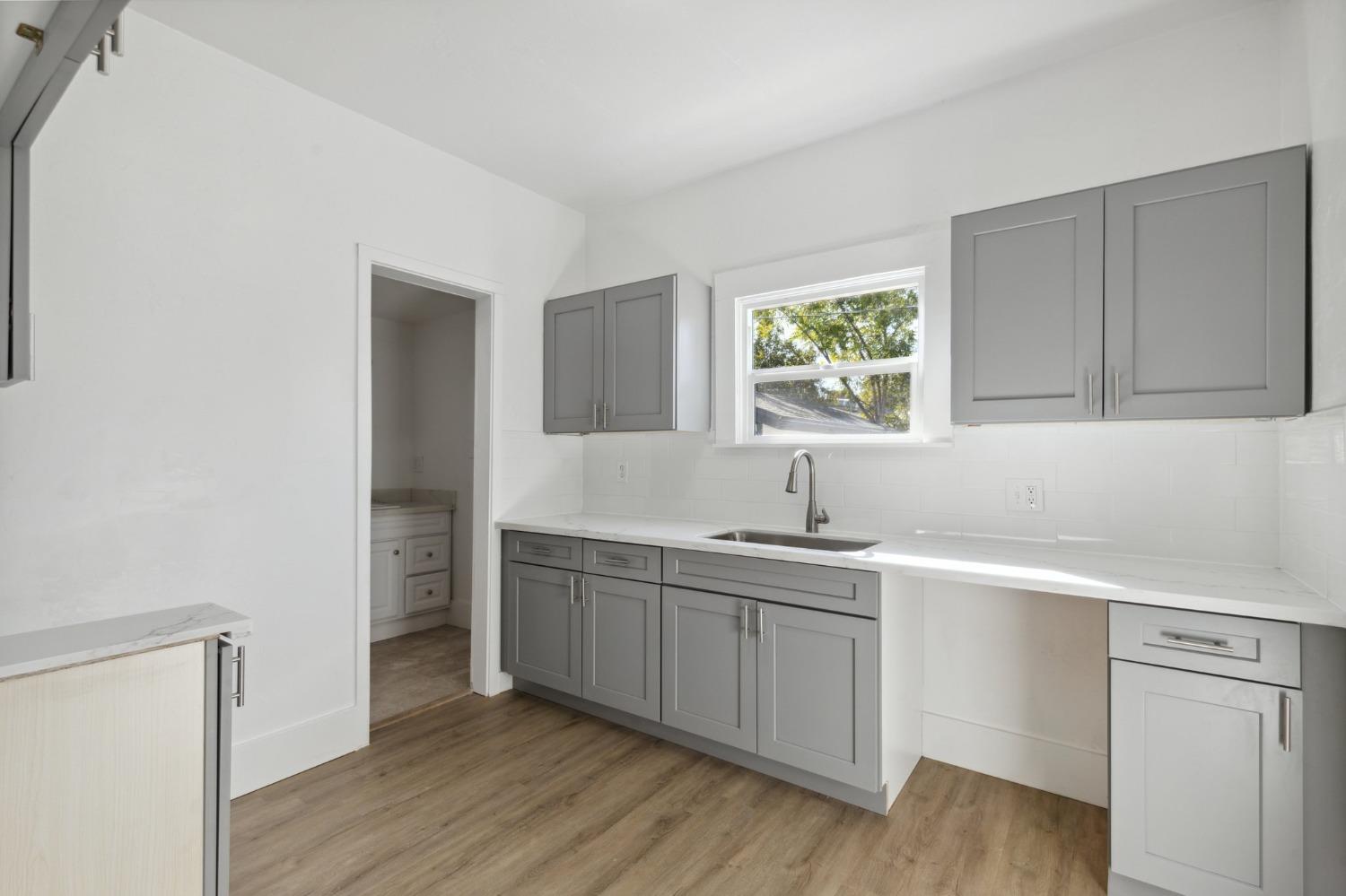 832 S 4Th St, Fresno, CA 93702