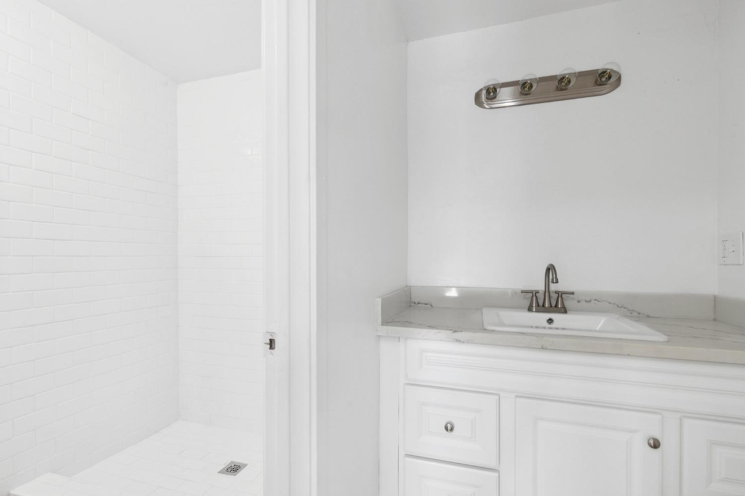 832 S 4Th St, Fresno, CA 93702