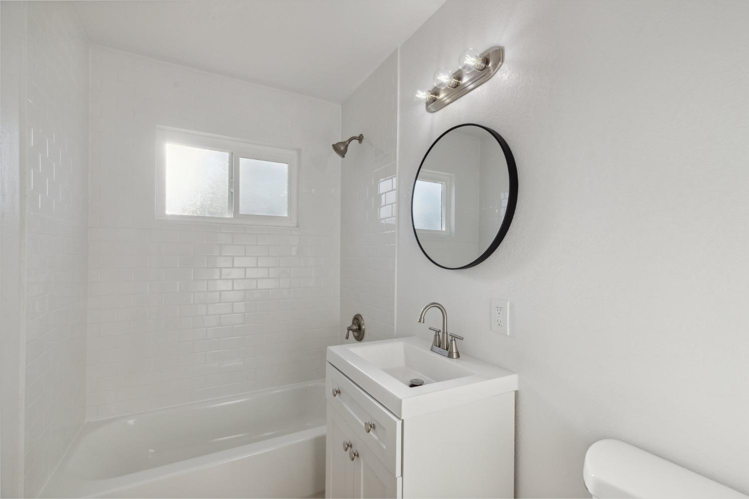 21465 S Wyatt Ave, Riverdale, CA 93656