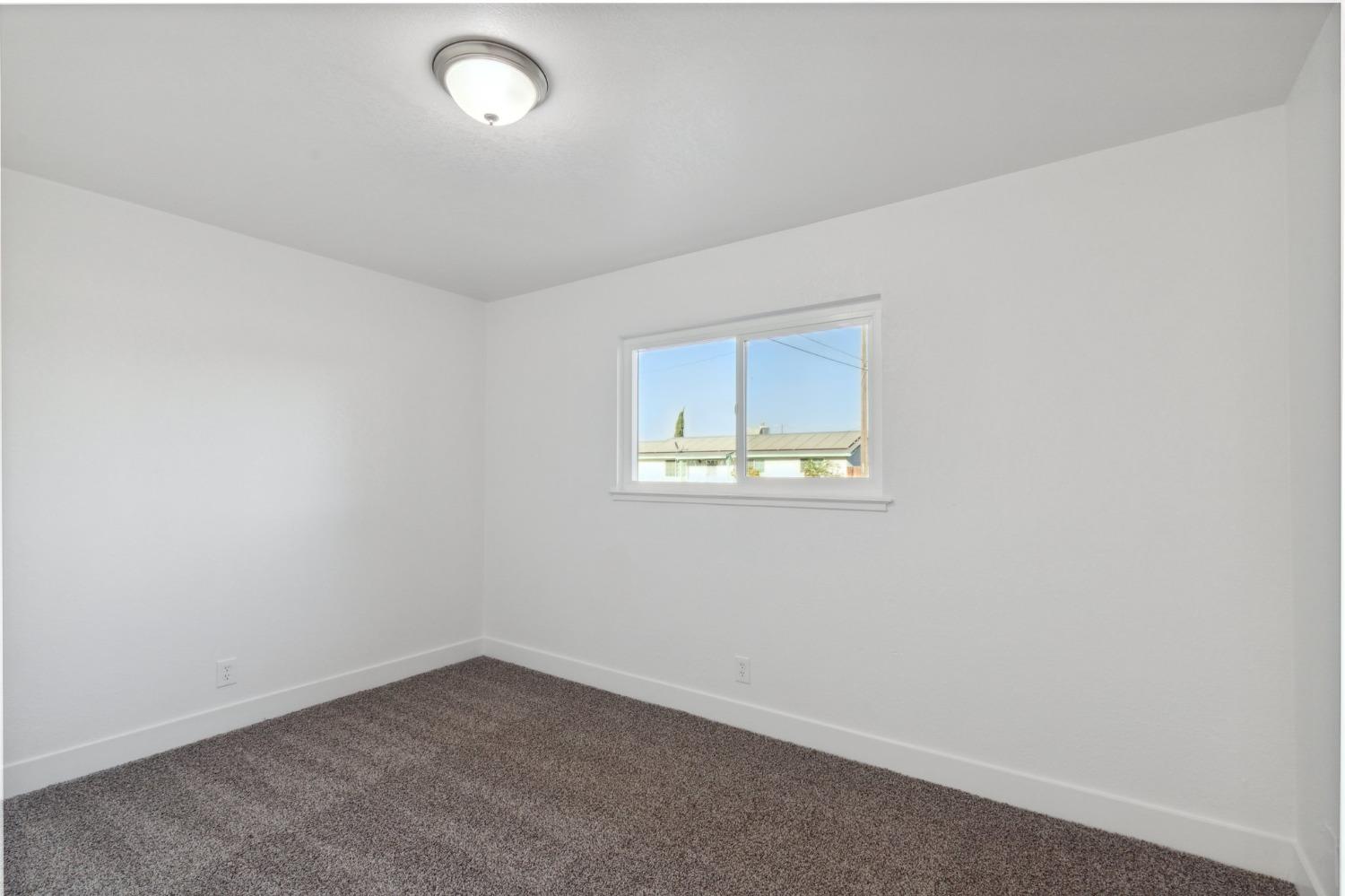 21465 S Wyatt Ave, Riverdale, CA 93656