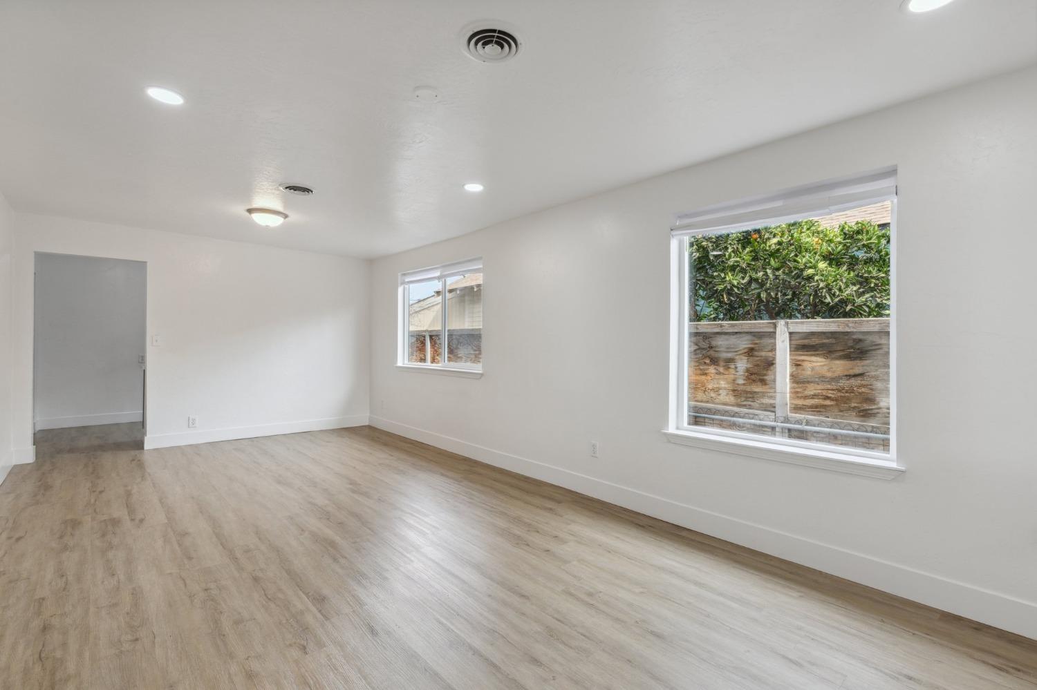 1835 E Clay, Fresno, CA 93701