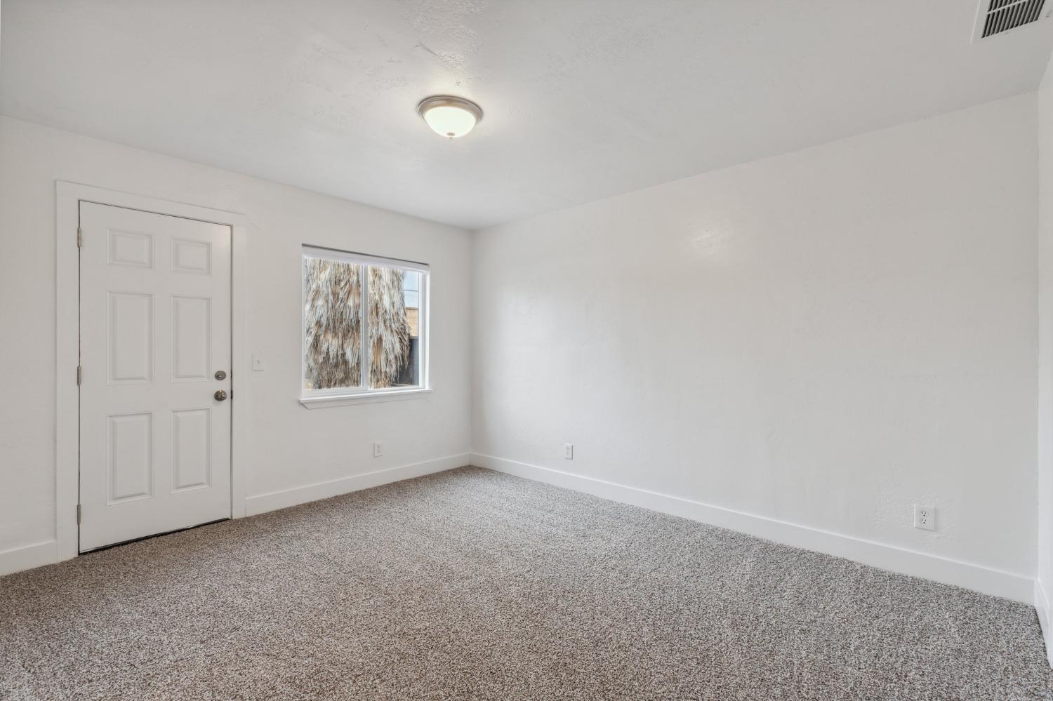 1835 E Clay, Fresno, CA 93701