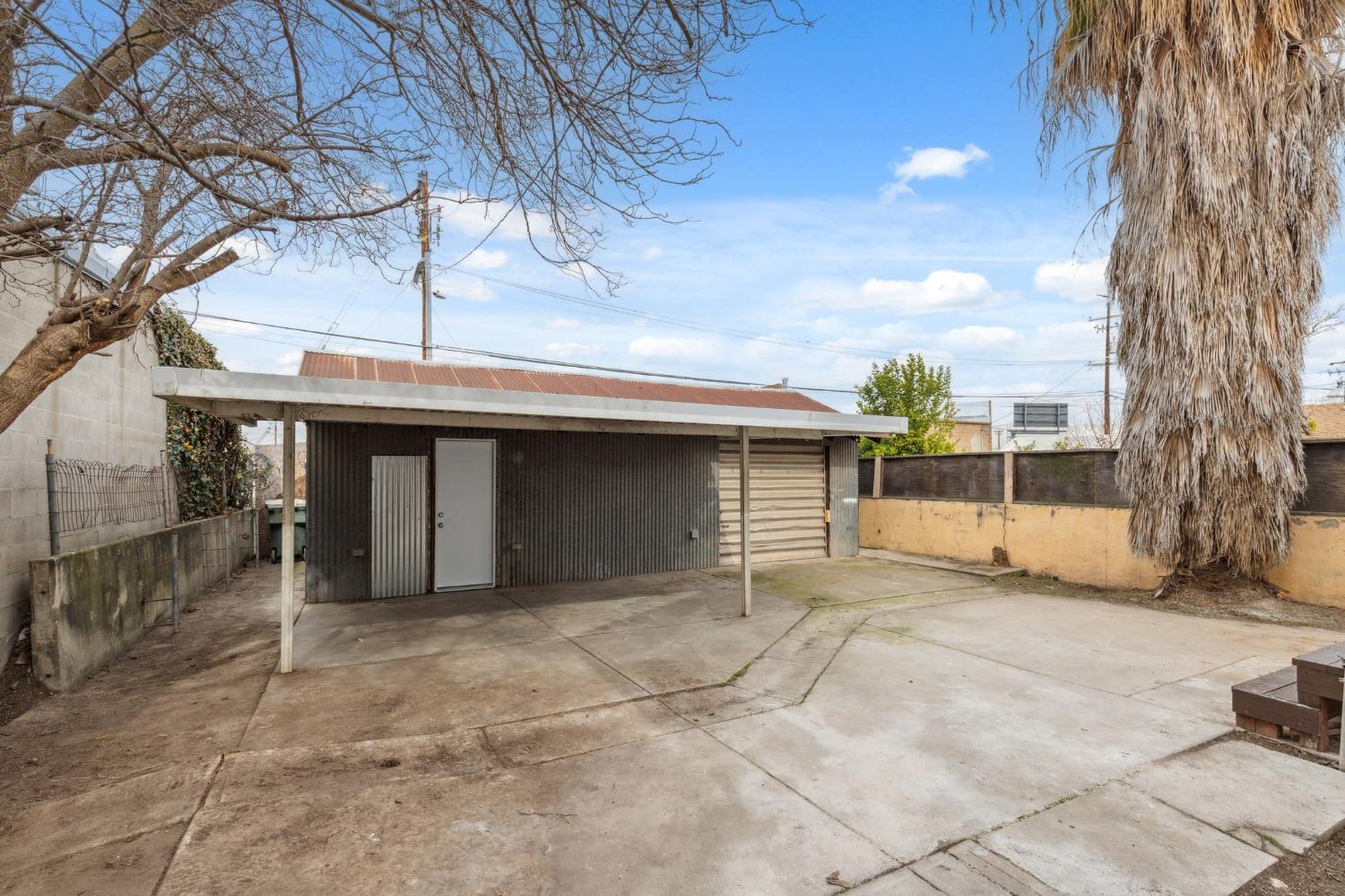 1835 E Clay, Fresno, CA 93701