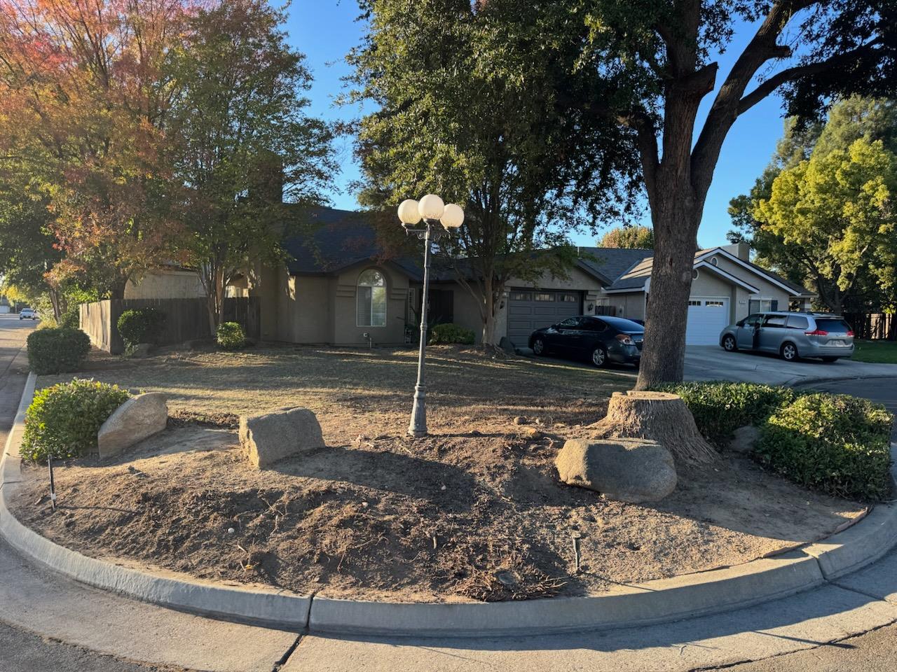 9567 N Barton Ave, Fresno, CA 93720