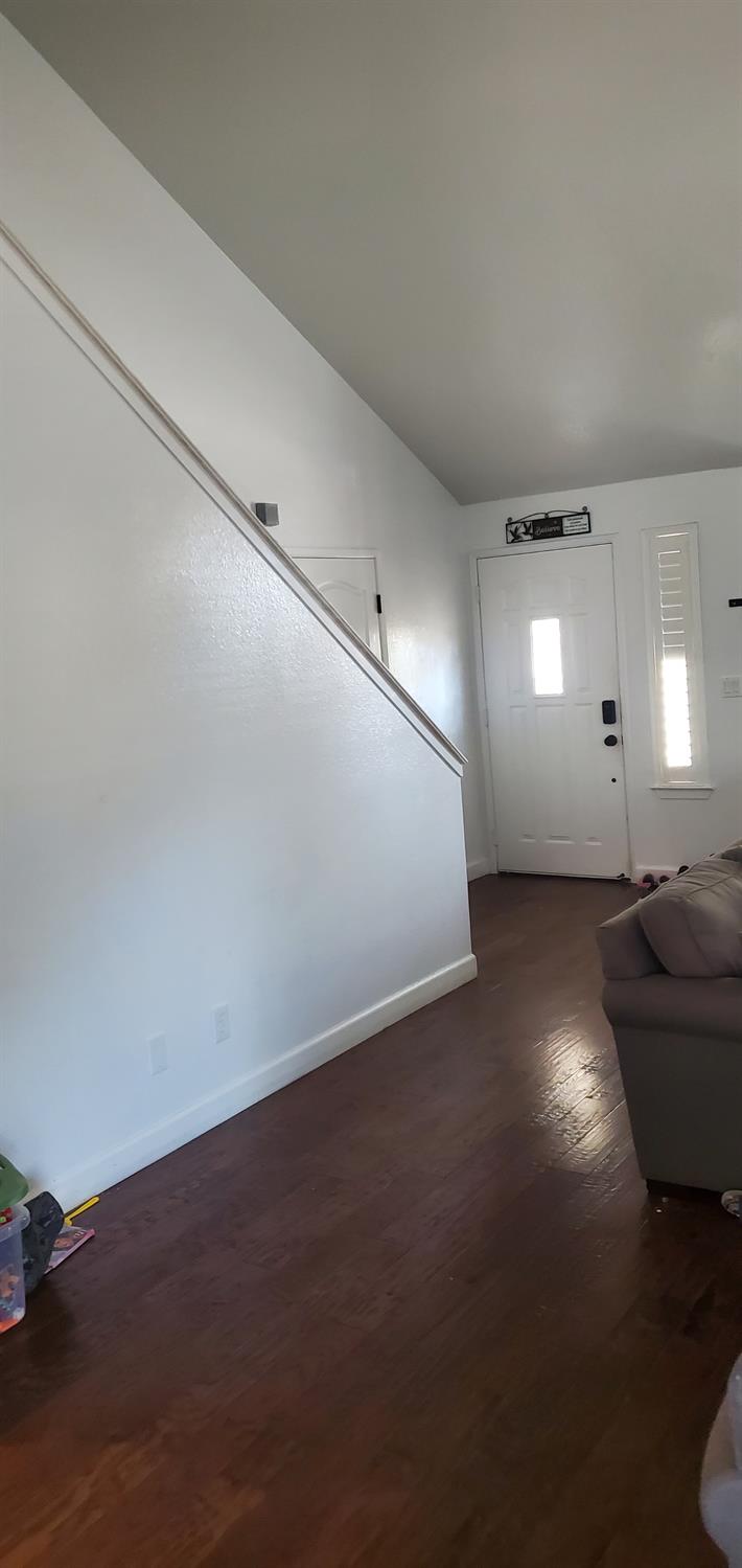 9567 N Barton Ave, Fresno, CA 93720