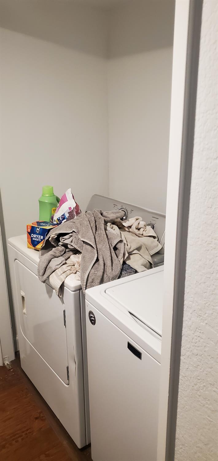 9567 N Barton Ave, Fresno, CA 93720