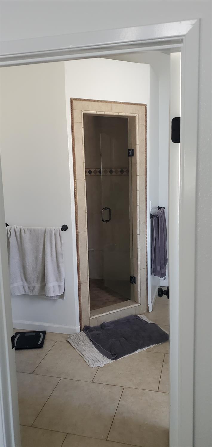 9567 N Barton Ave, Fresno, CA 93720