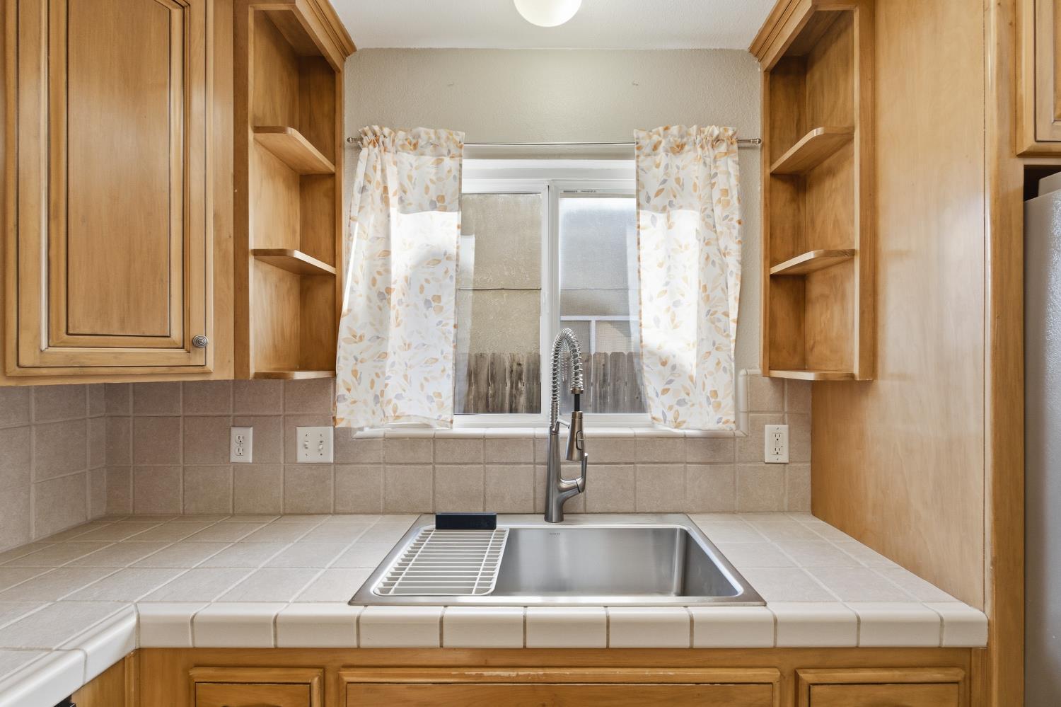 184 S Doubletree Way, Madera, CA 93637