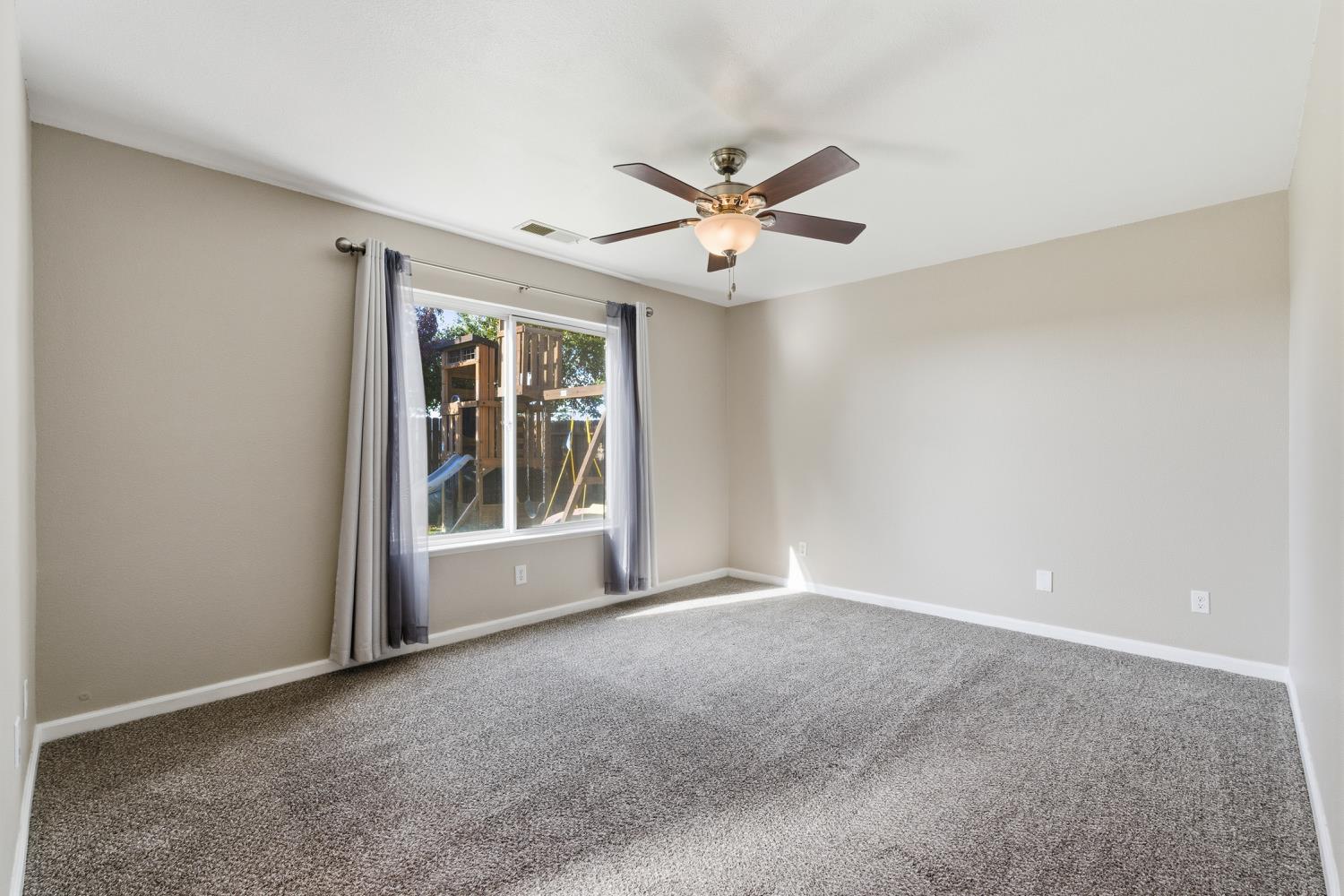 184 S Doubletree Way, Madera, CA 93637