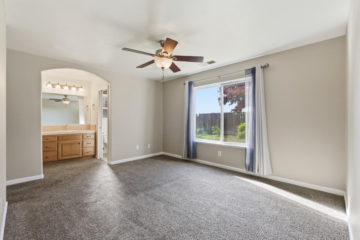 184 S Doubletree Way, Madera, CA 93637