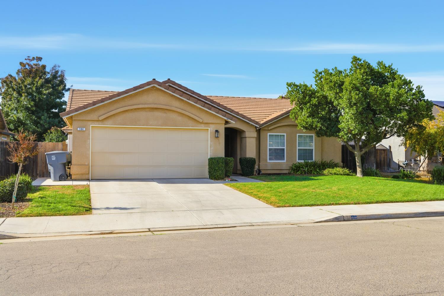 184 S Doubletree Way, Madera, CA 93637