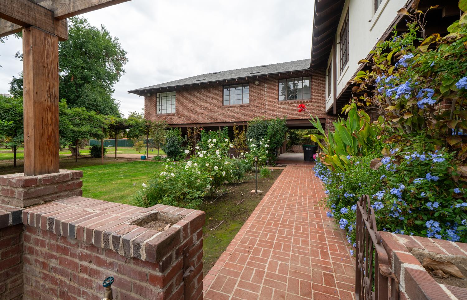 5508 E Lane Ave, Fresno, CA 93727