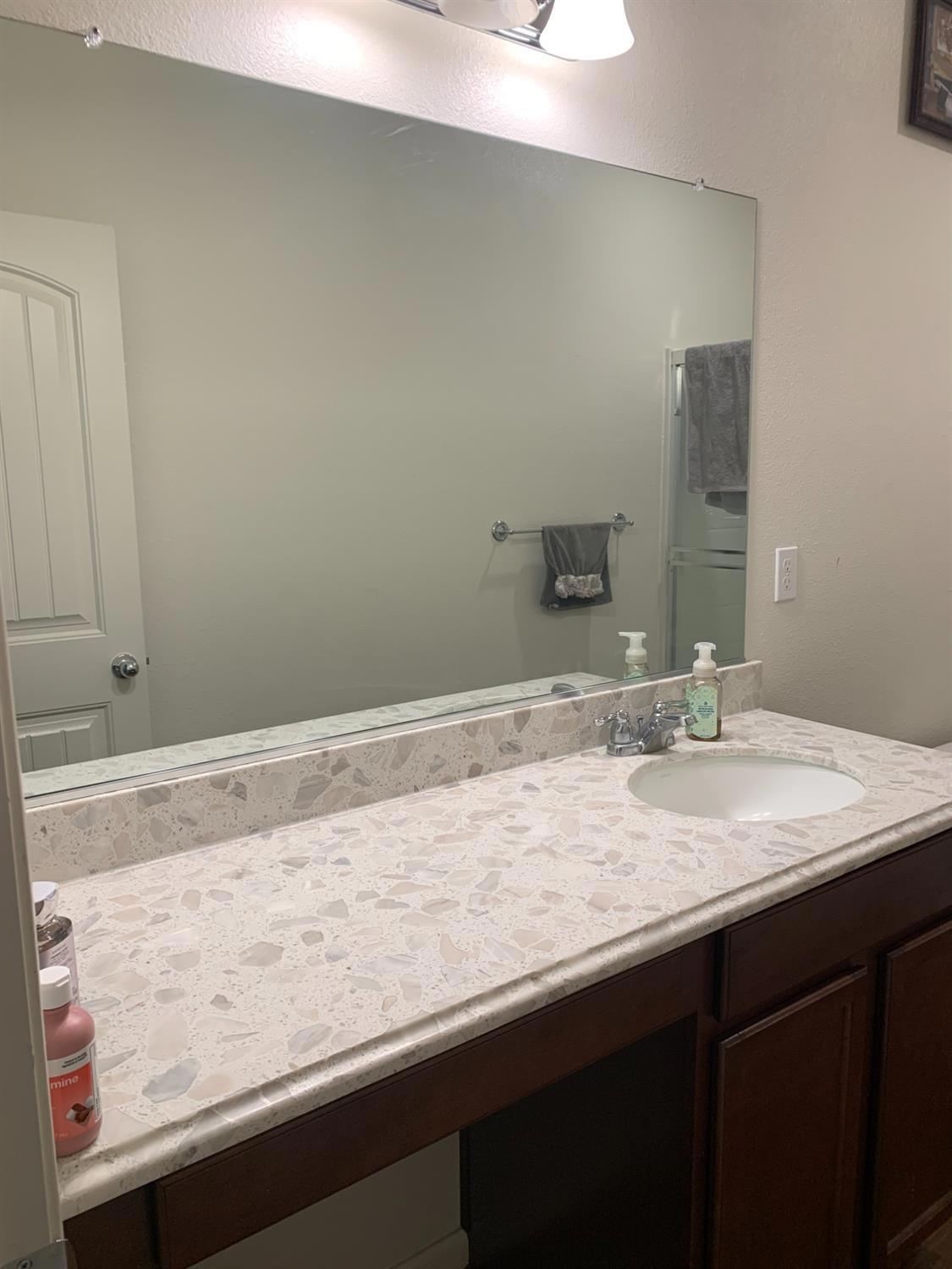 5441 E Burns, Fresno, CA 93727