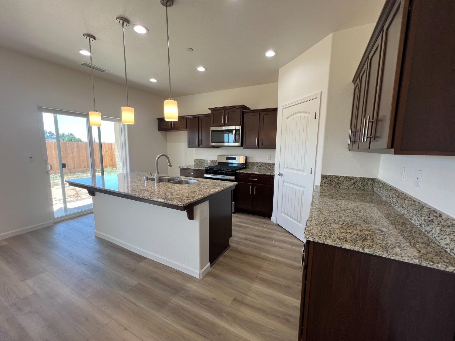 1484 Concord Way #LT 37, Dinuba, CA 93618