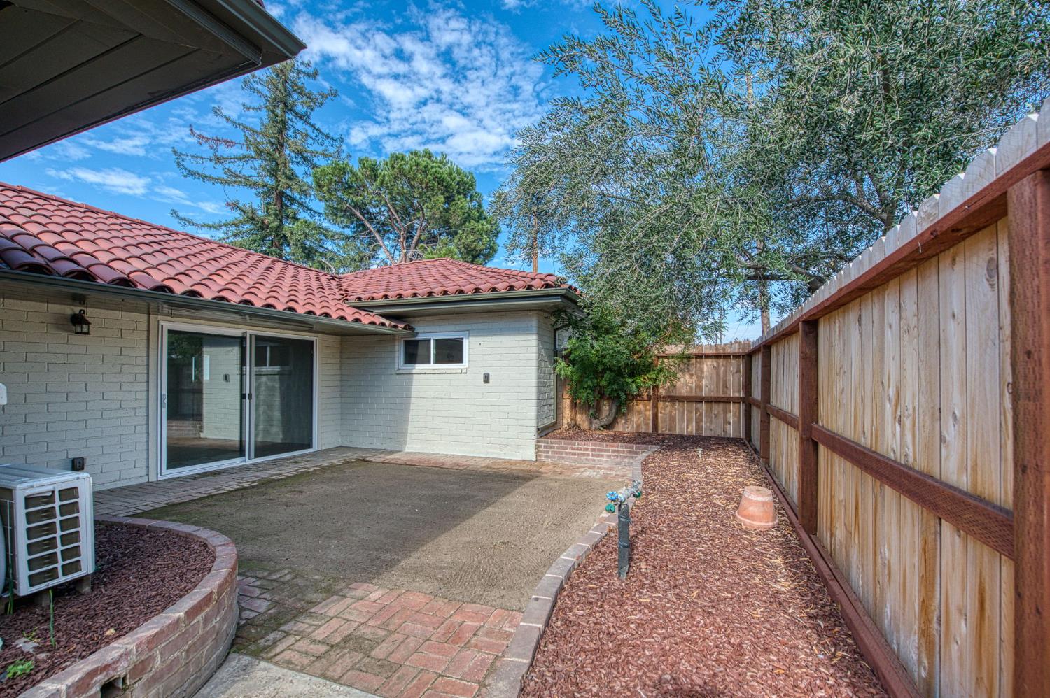 506 W Terrace Ave, Fresno, CA 93705