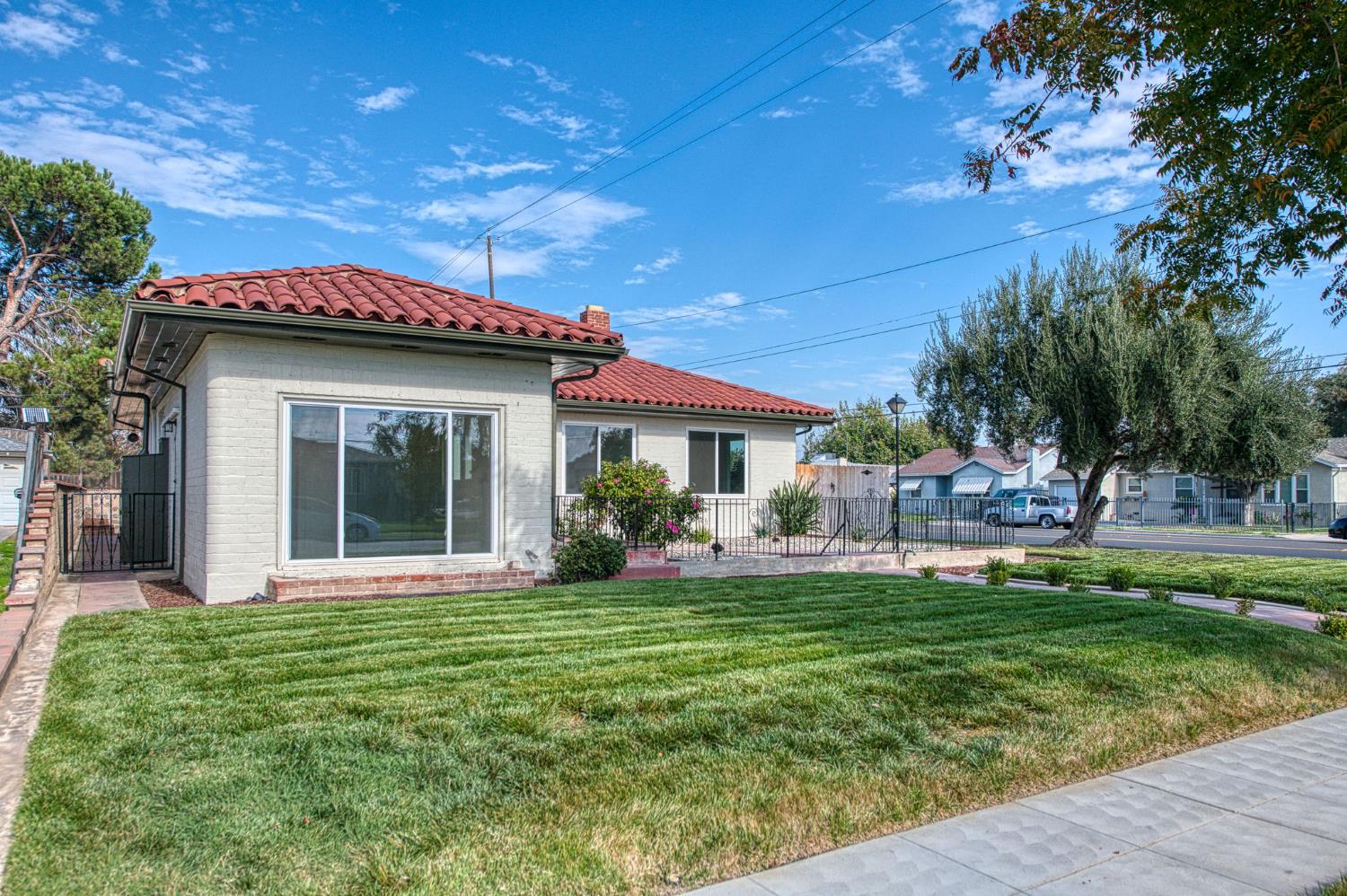 506 W Terrace Ave, Fresno, CA 93705