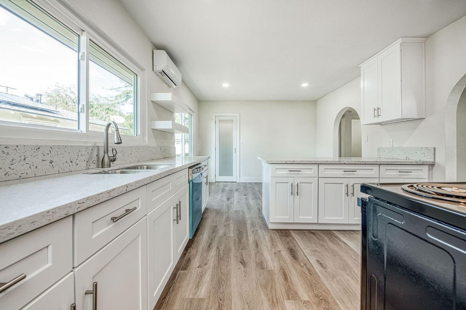 506 W Terrace Ave, Fresno, CA 93705