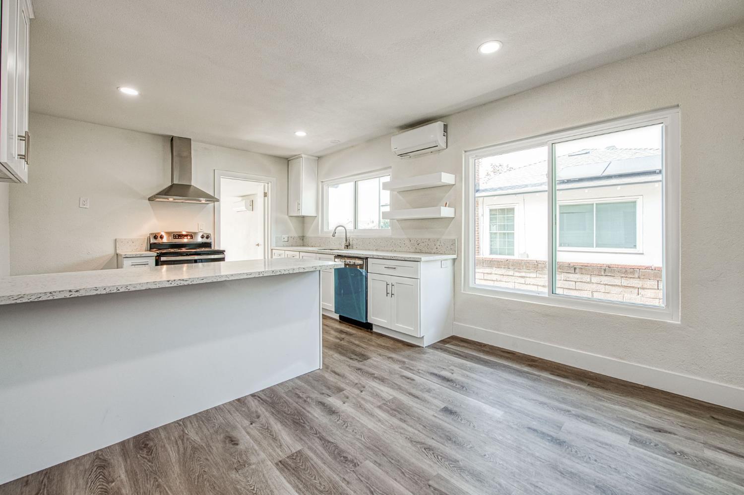 506 W Terrace Ave, Fresno, CA 93705