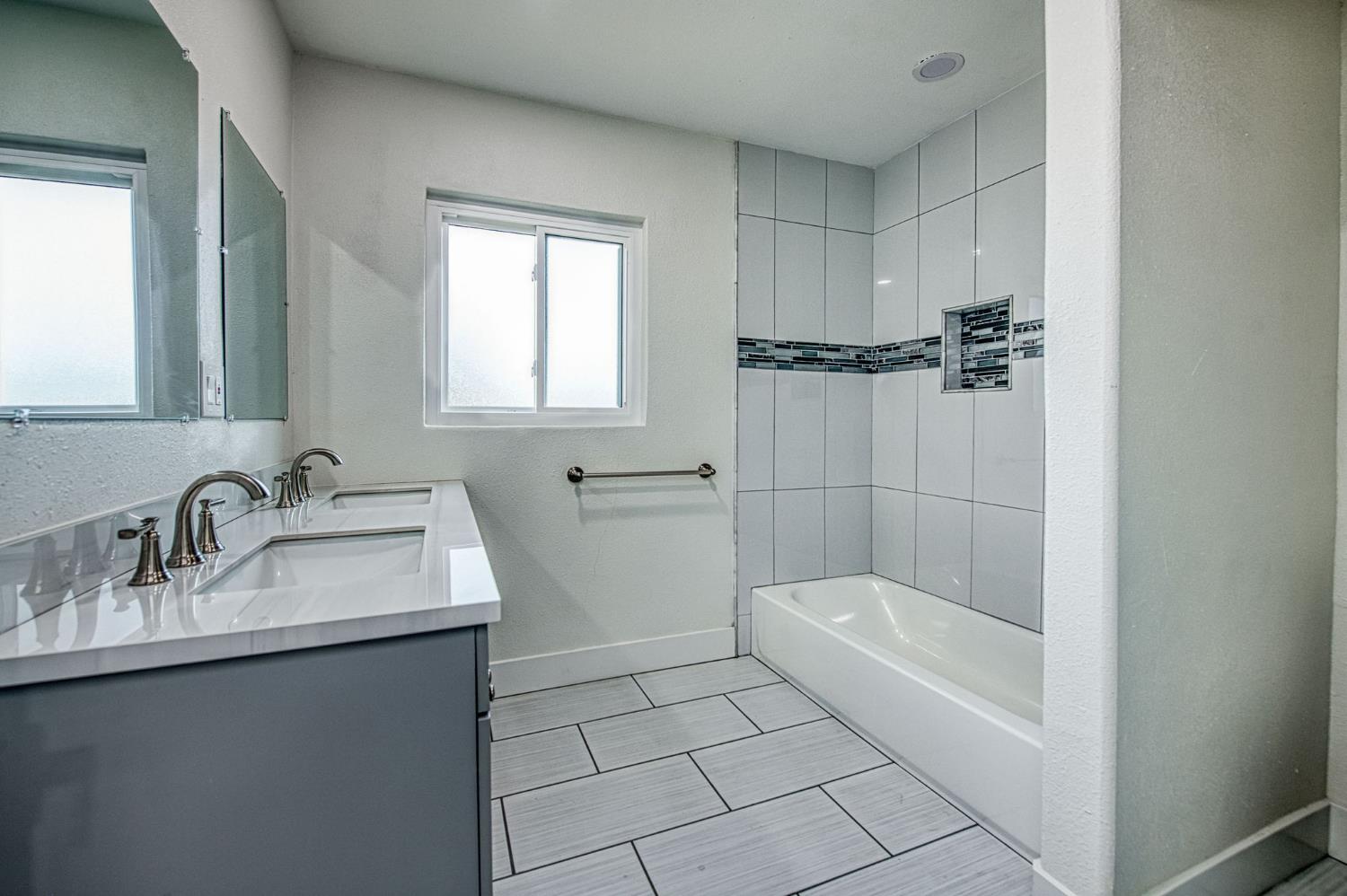 506 W Terrace Ave, Fresno, CA 93705