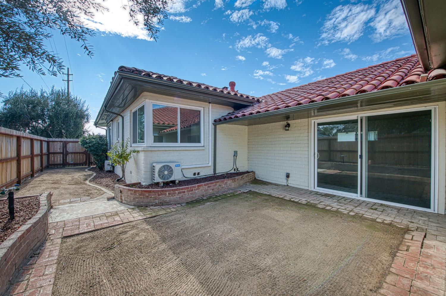 506 W Terrace Ave, Fresno, CA 93705