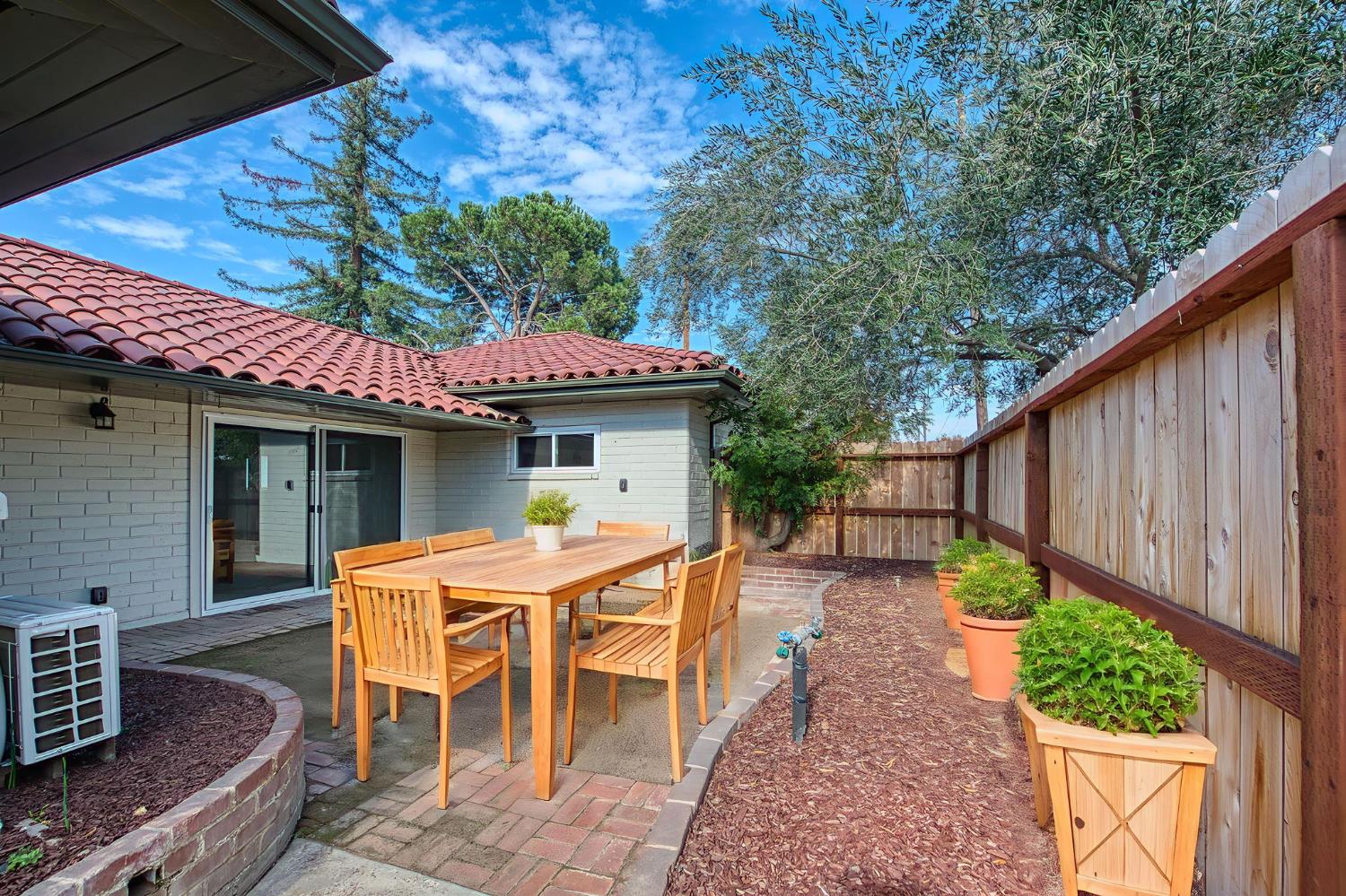 506 W Terrace Ave, Fresno, CA 93705