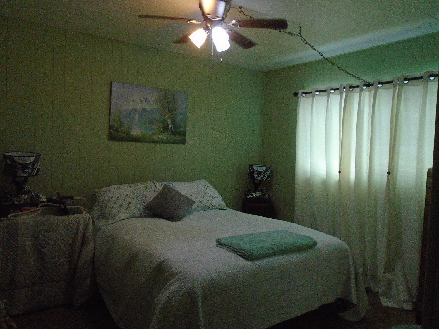 852 #2 E Grangeville Blvd #2, Hanford, CA 93230