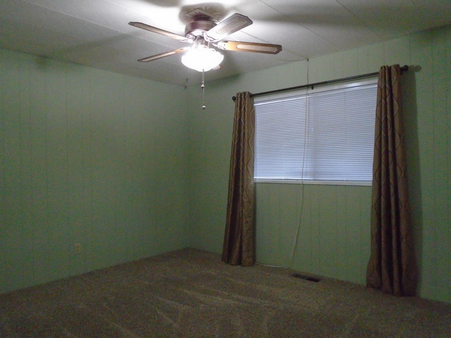 852 #2 E Grangeville Blvd #2, Hanford, CA 93230