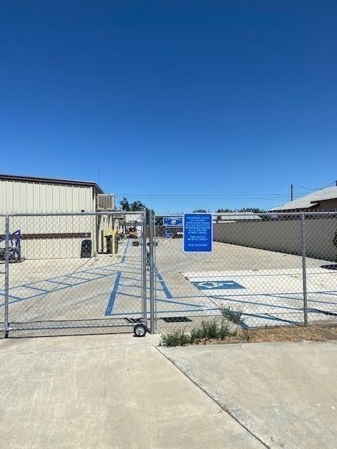 251 S 6th St, Coalinga, CA 93210