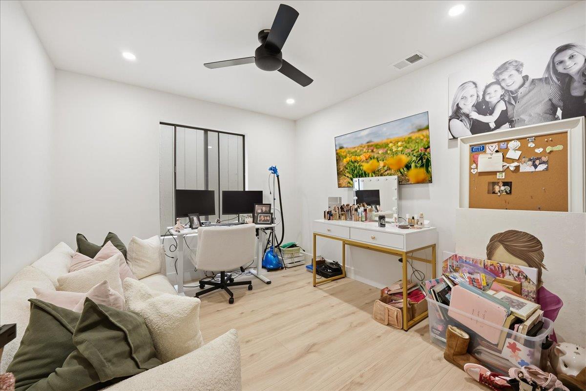 273 Hartnell Pl, Sacramento, CA 95825