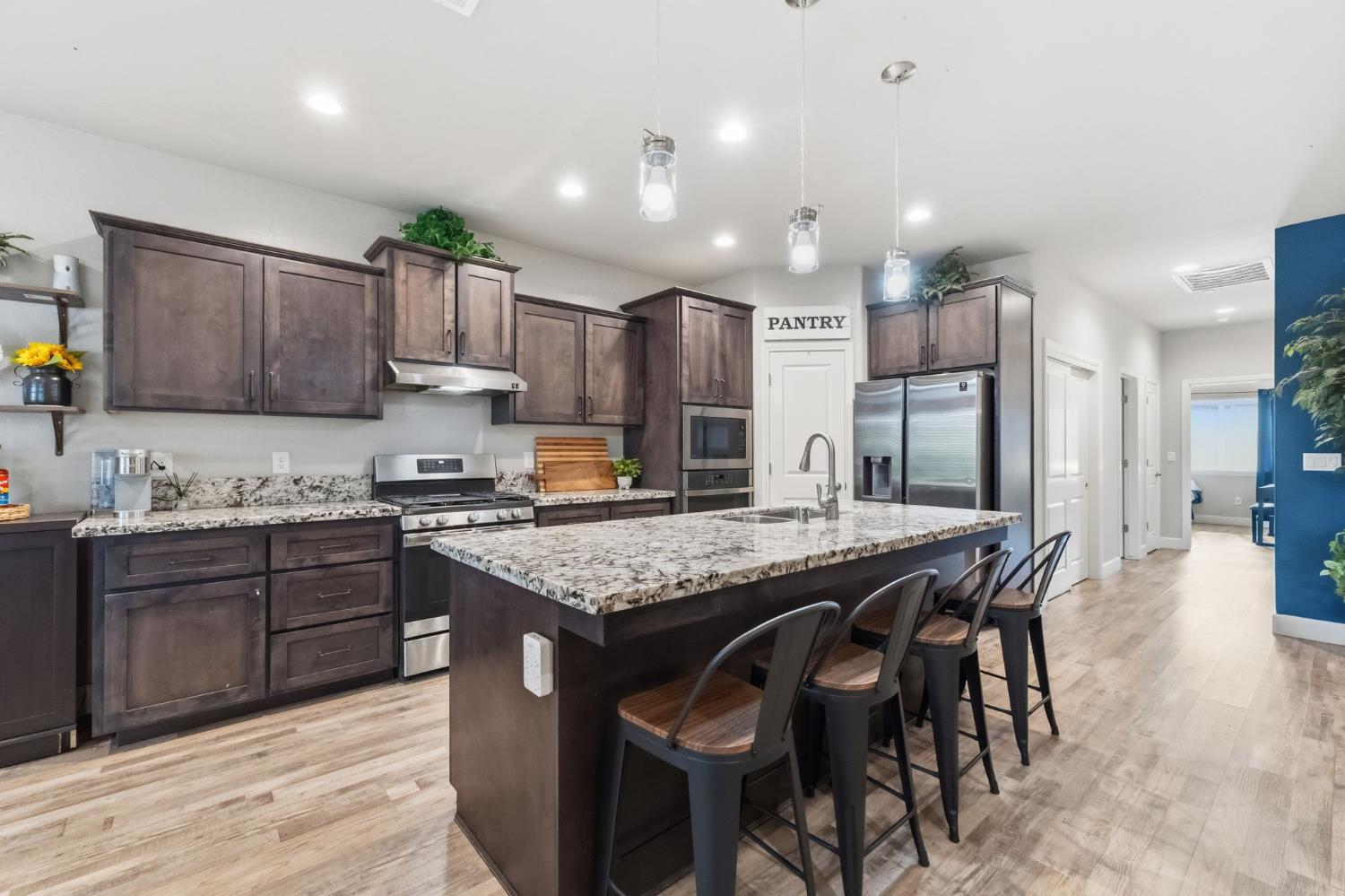 2286 E Jefferson Ave, Reedley, CA 93654