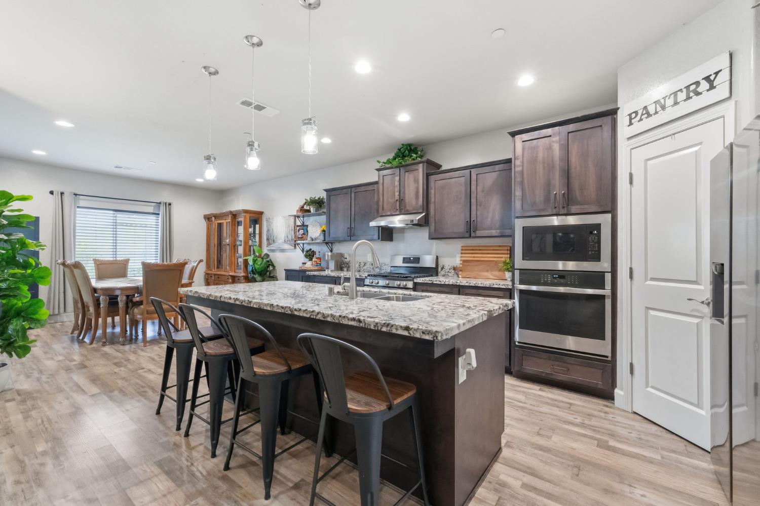 2286 E Jefferson Ave, Reedley, CA 93654