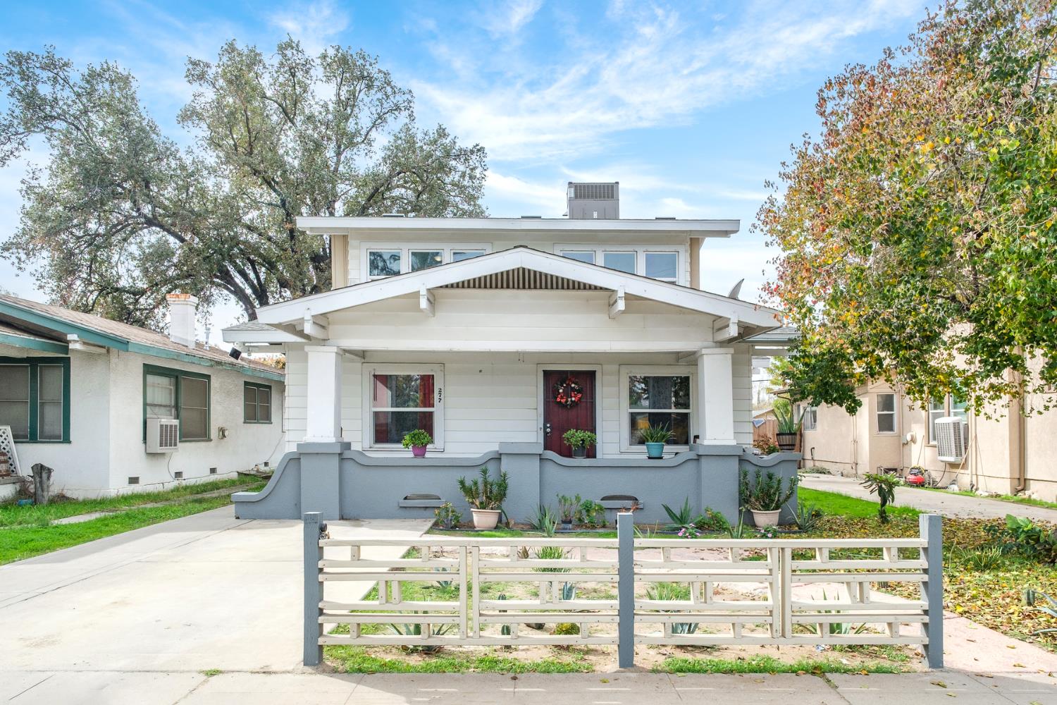 277 N H St, Dinuba, CA 93618