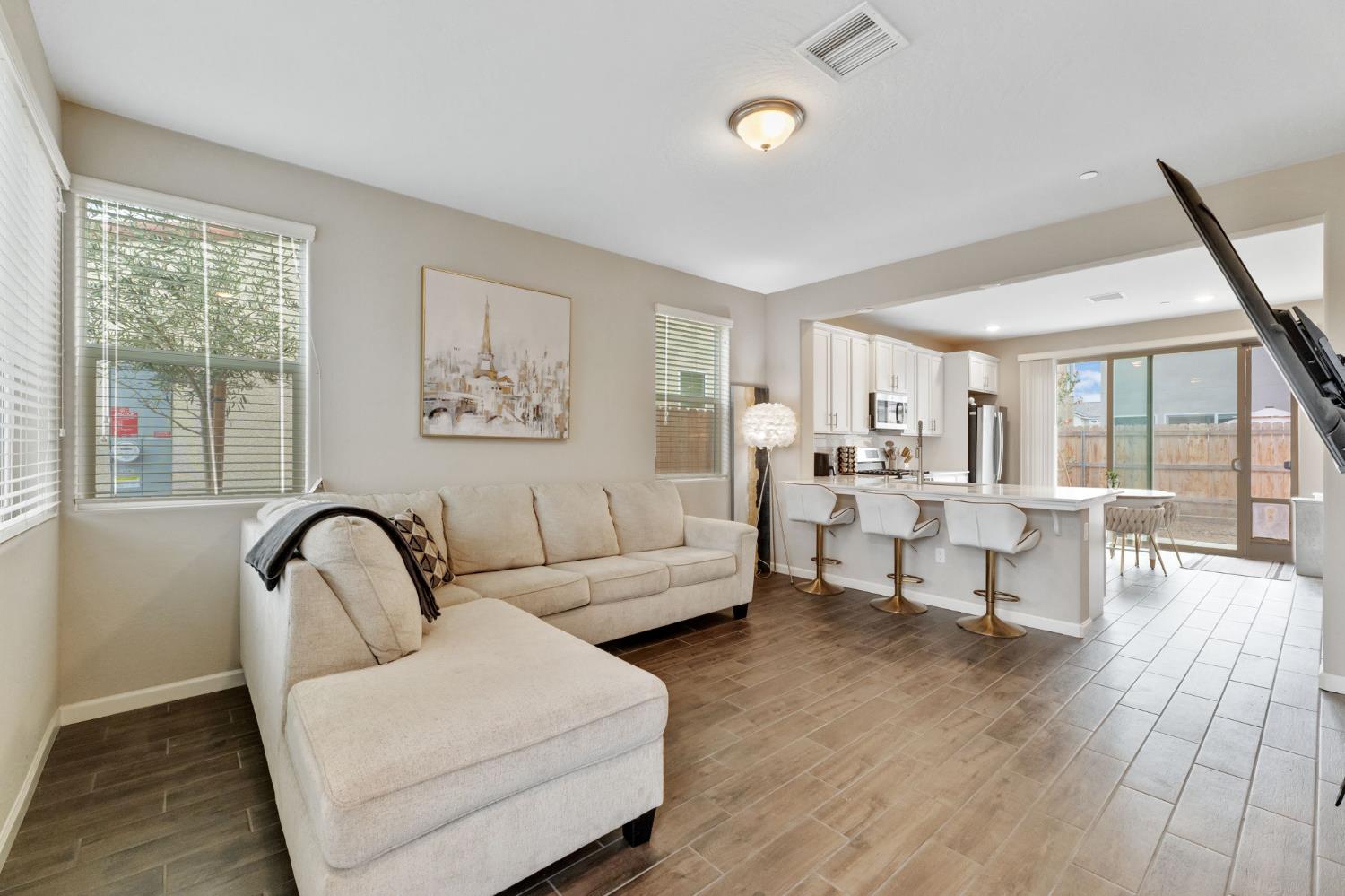 1106 Significant Way W, Madera, CA 93636