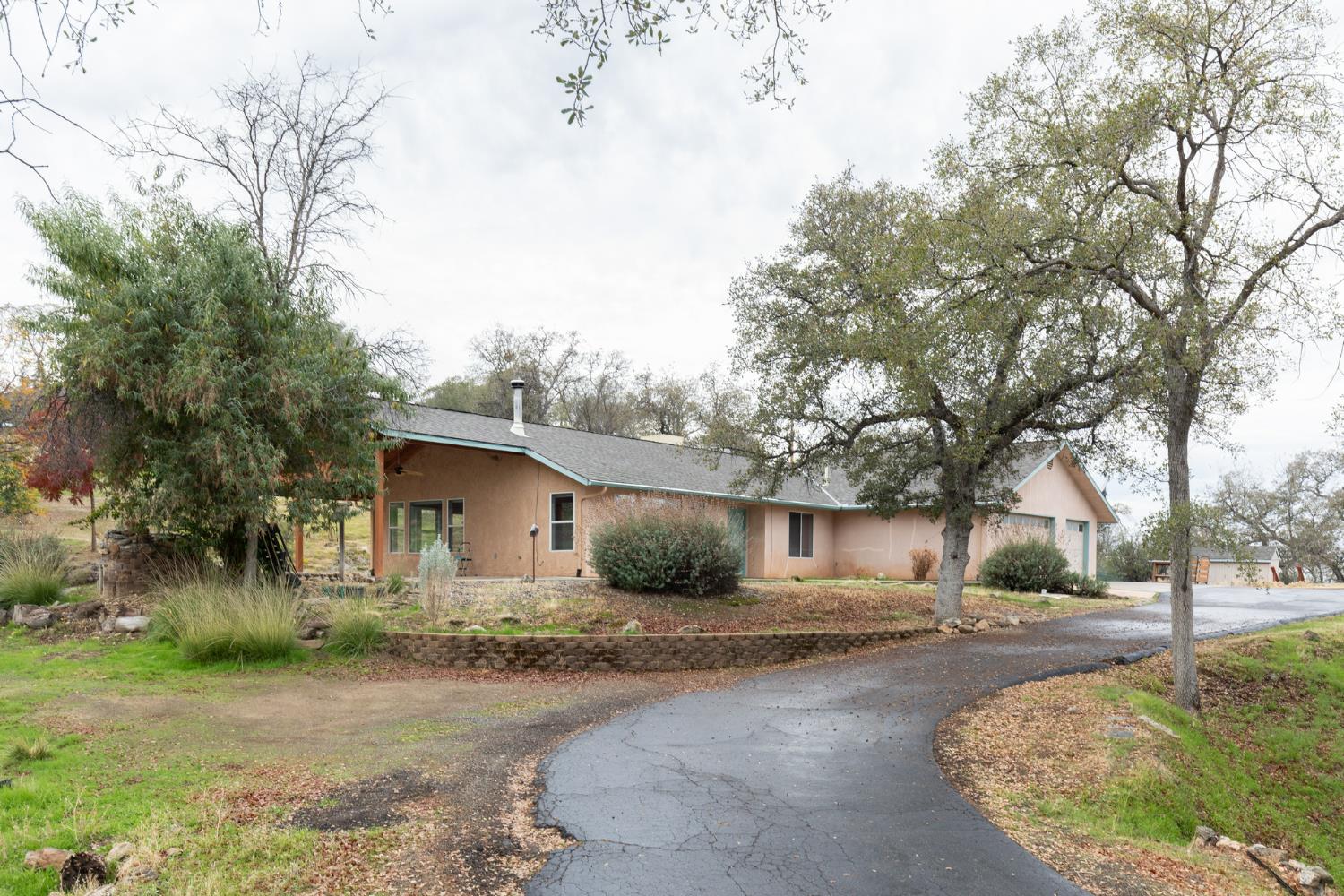 41508 Roaring River Ct, Coarsegold, CA 93614