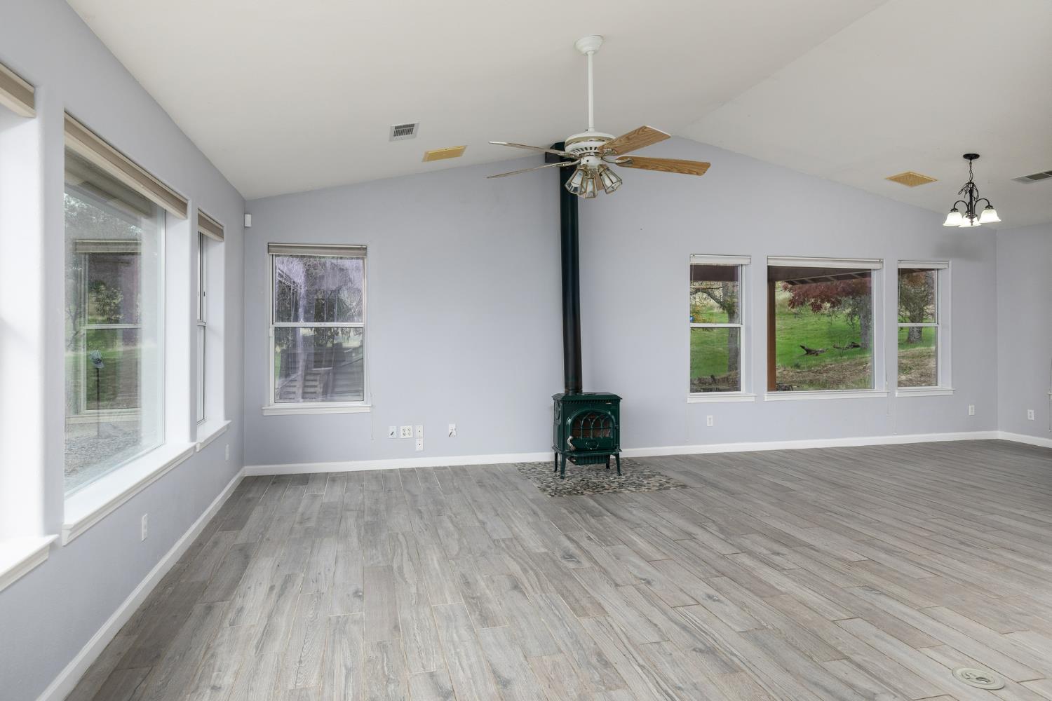 41508 Roaring River Ct, Coarsegold, CA 93614