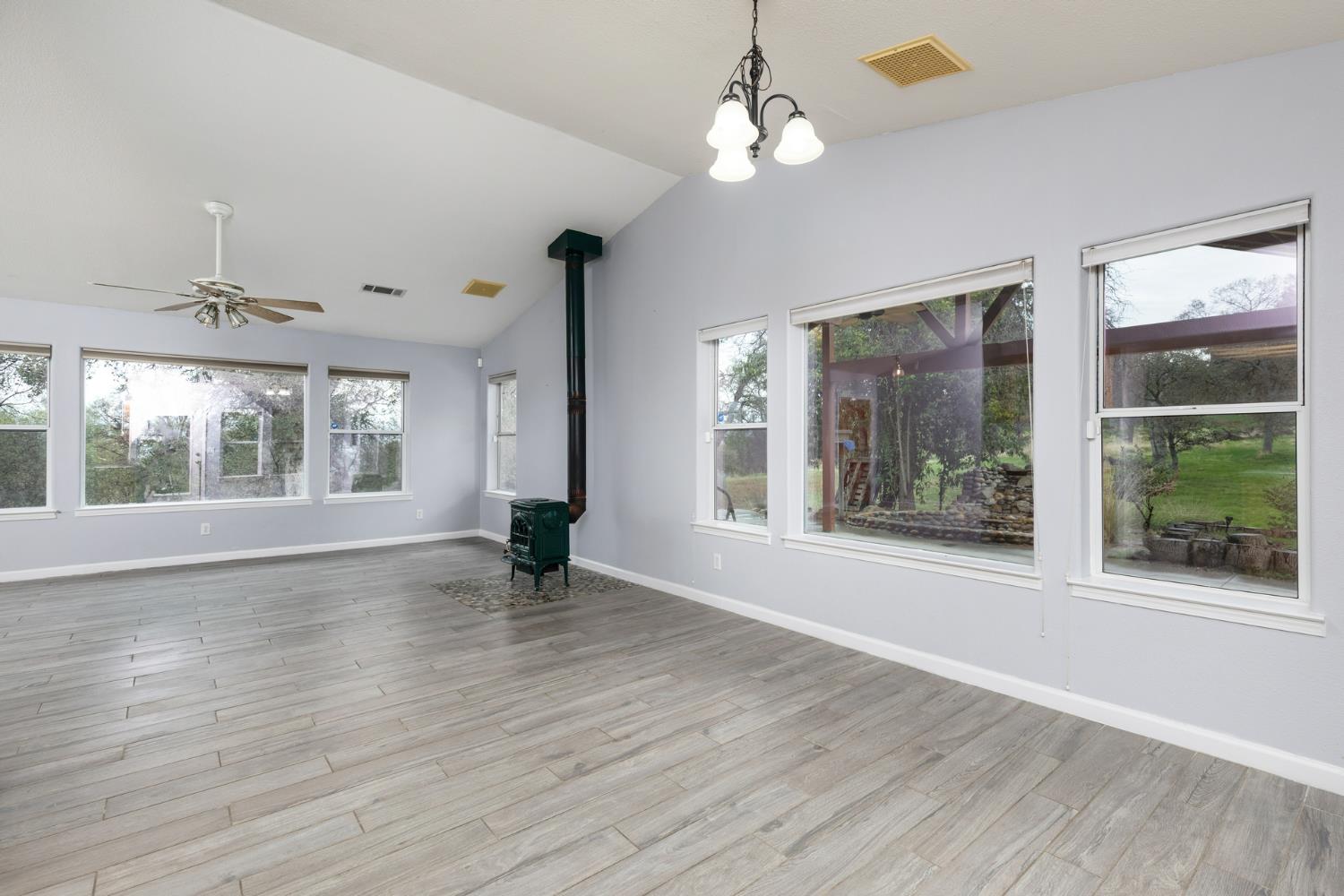 41508 Roaring River Ct, Coarsegold, CA 93614