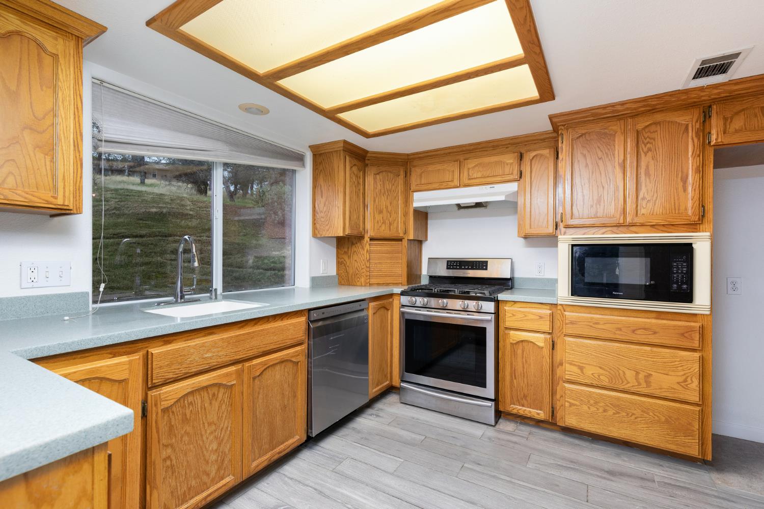 41508 Roaring River Ct, Coarsegold, CA 93614