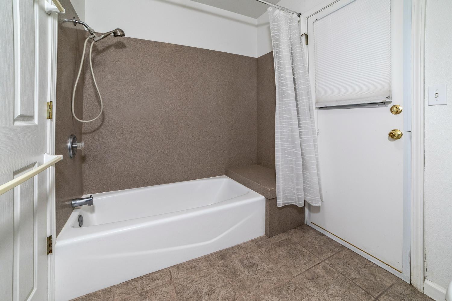 41508 Roaring River Ct, Coarsegold, CA 93614