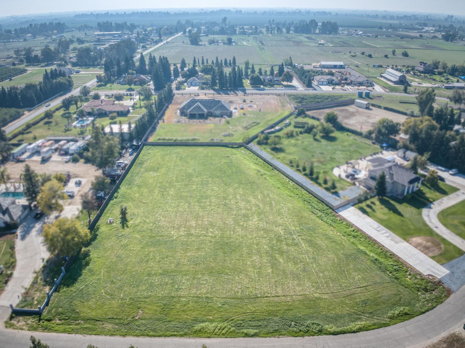 1 E Princeton Ave, Sanger, CA 93657