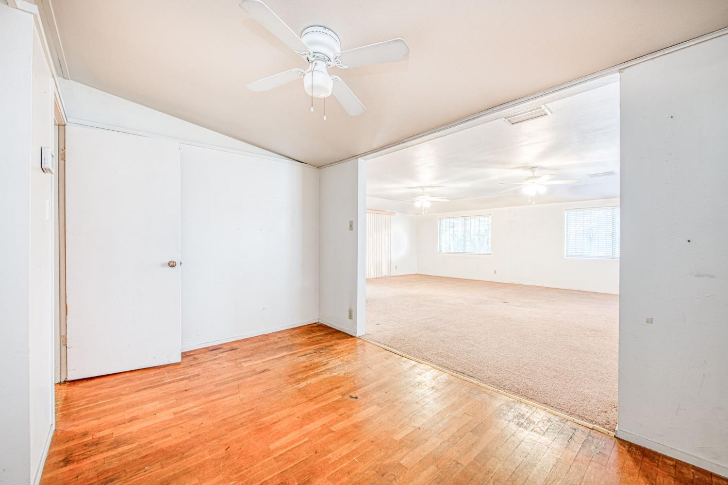 1733 W Metzler Dr, Sanger, CA 93657