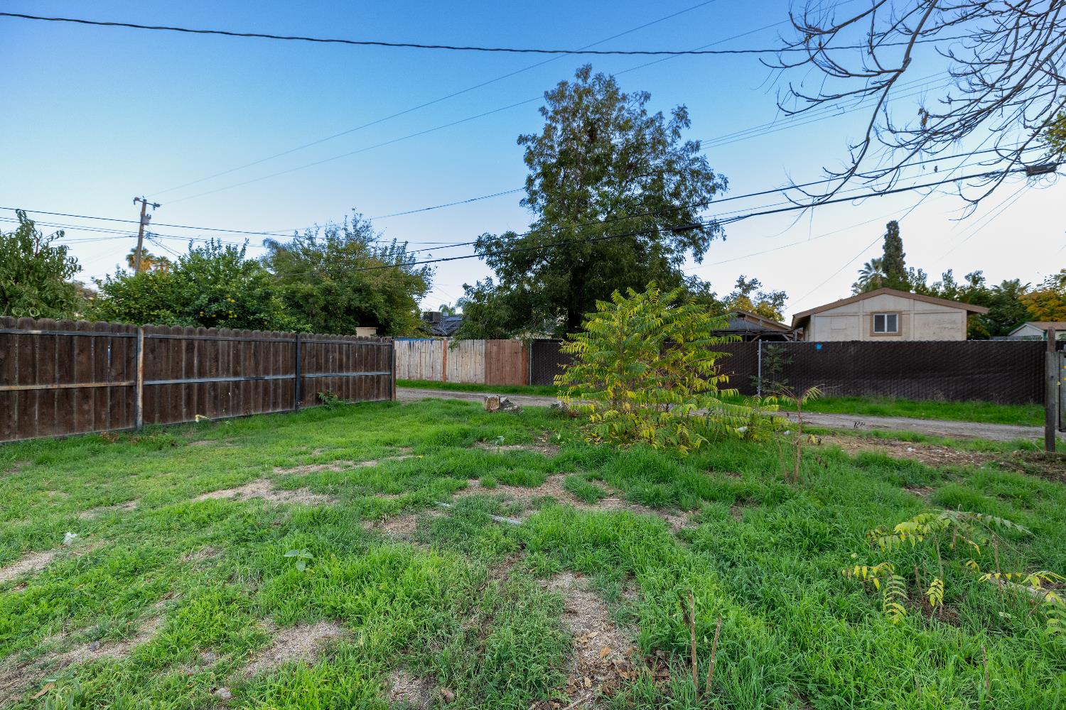 3924 E Grant Ave, Fresno, CA 93702