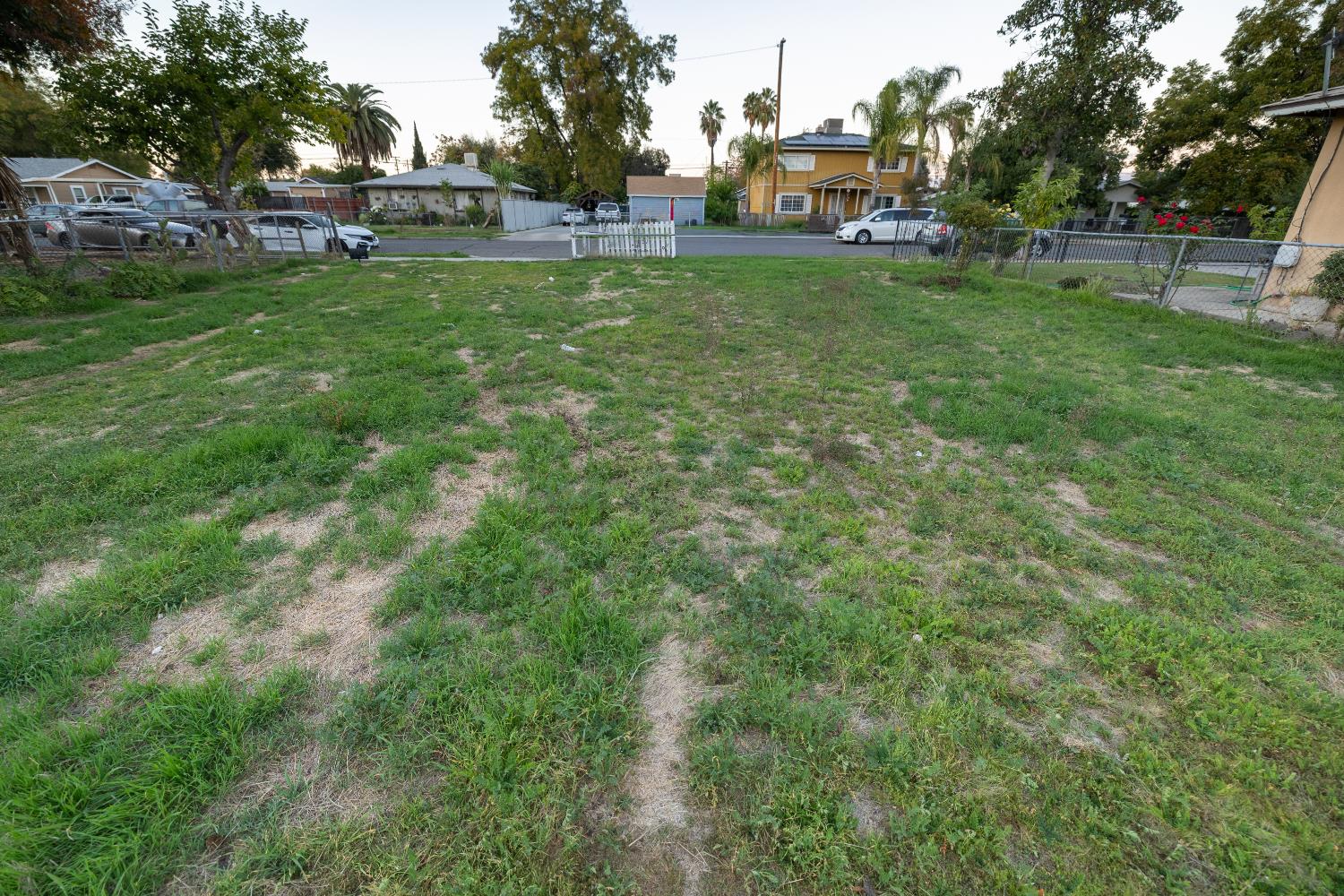 3924 E Grant Ave, Fresno, CA 93702