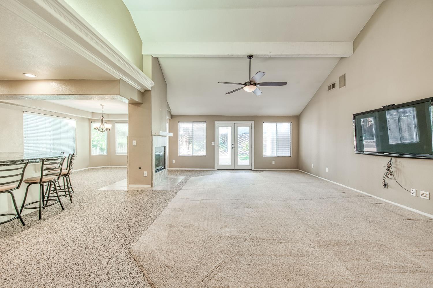 1800 E Omaha Ave, Fresno, CA 93720