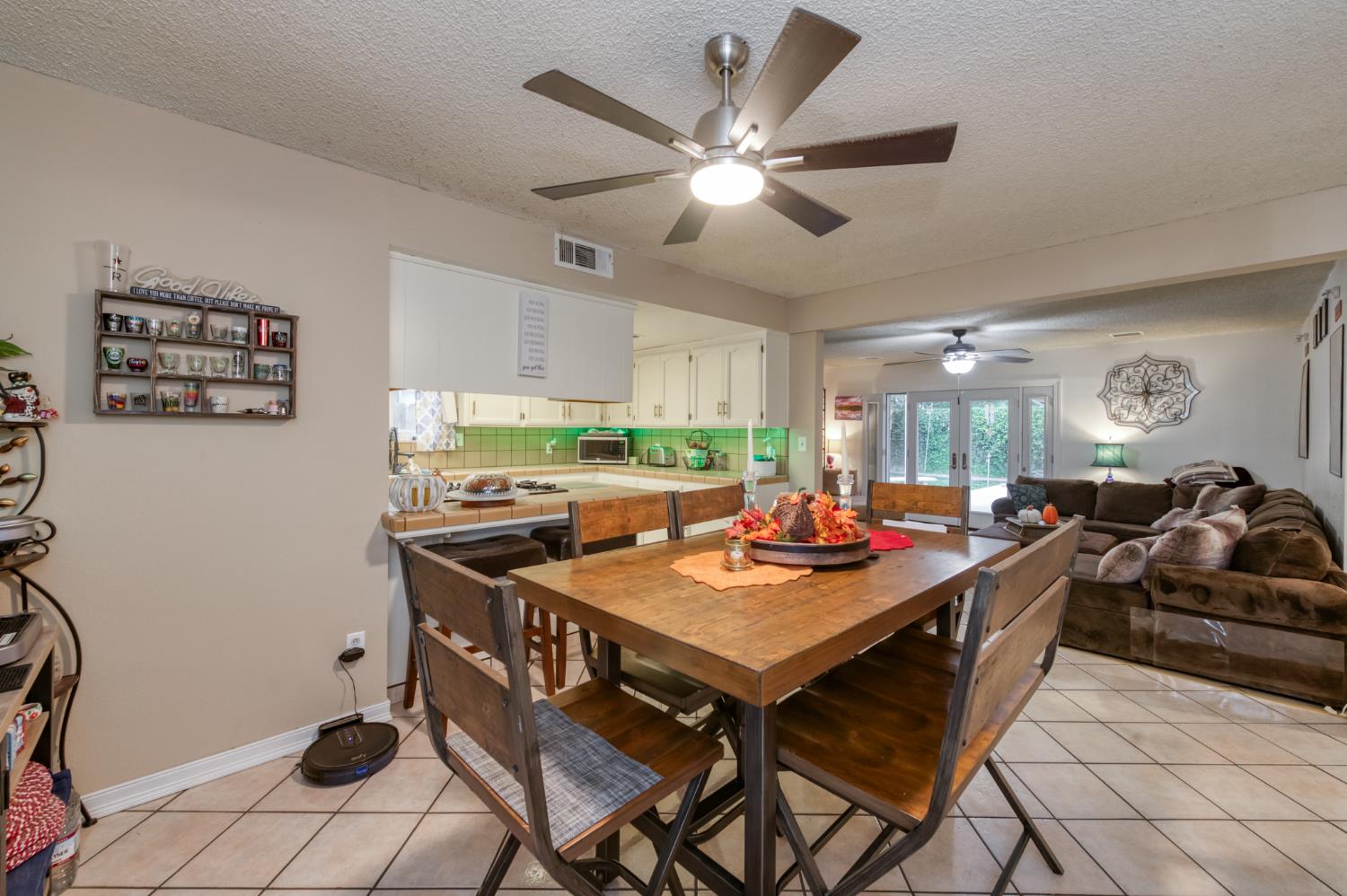 182 E Kennedy Ave, Tulare, CA 93274