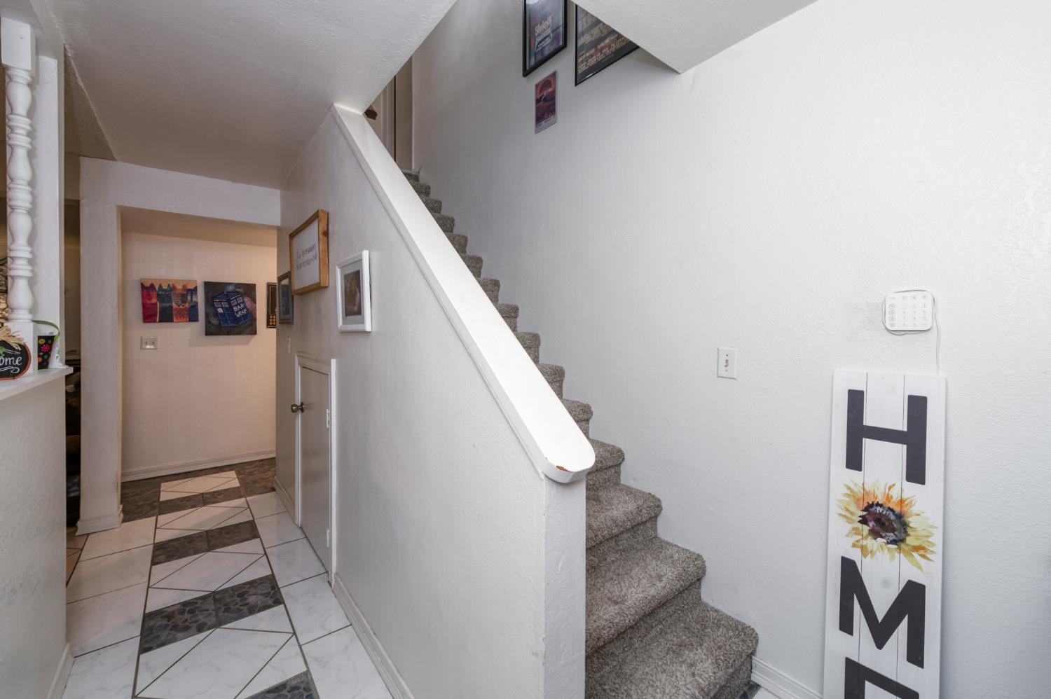 182 E Kennedy Ave, Tulare, CA 93274